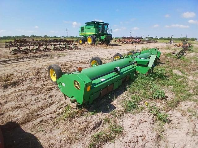 Image of John Deere 520 equipment image 2