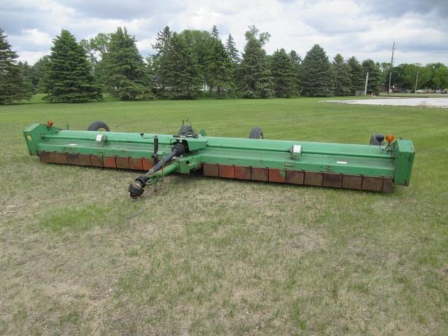 Image of John Deere 520 equipment image 1