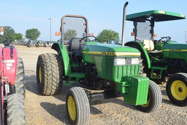 Image of John Deere 5200 equipment image 3