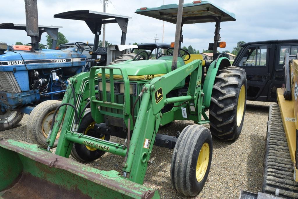 Main image John Deere 5200