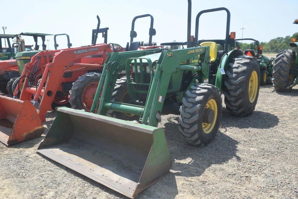 Image of John Deere 5205 Primary image