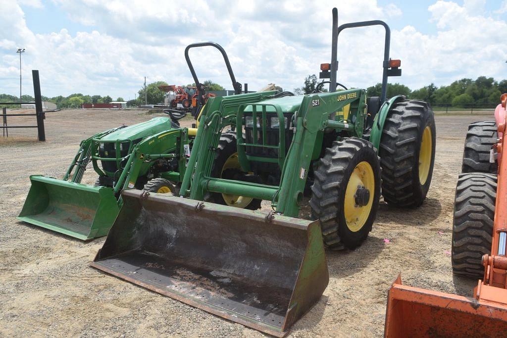 Image of John Deere 5205 Primary image