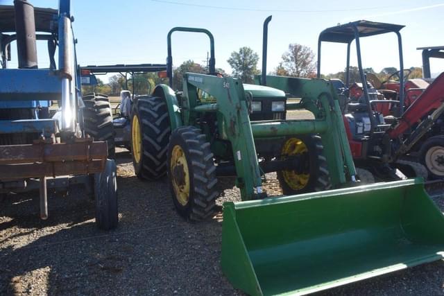 Image of John Deere 5210 equipment image 3