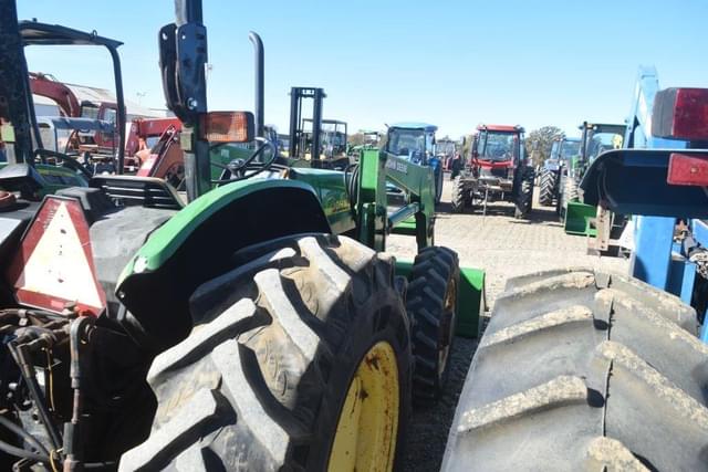 Image of John Deere 5210 equipment image 2