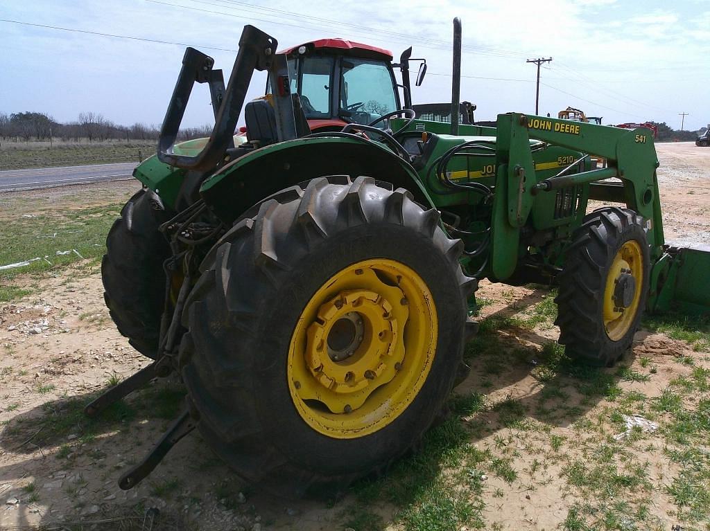 Image of John Deere 5210 Image 1