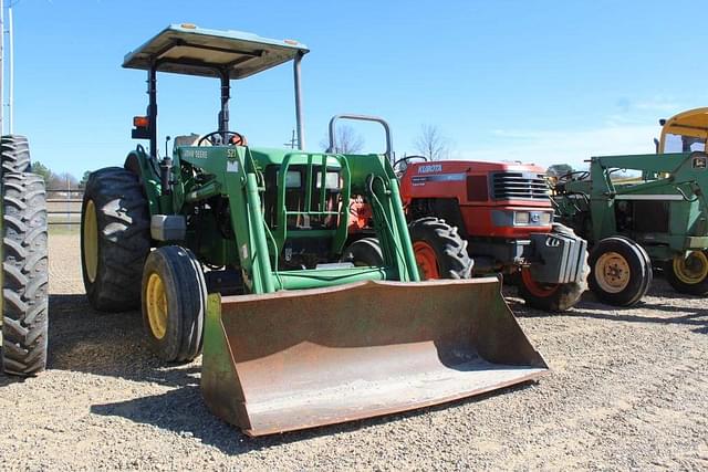 Image of John Deere 5220 equipment image 3