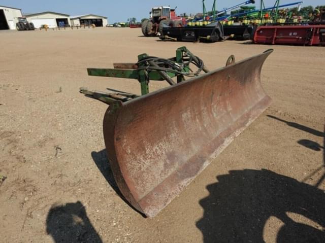 Image of John Deere 524 equipment image 1