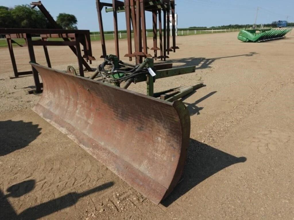 Image of John Deere 524 Primary image