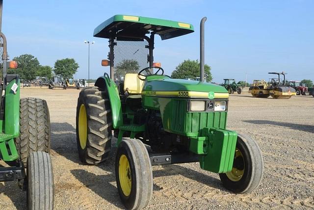 Image of John Deere 5300 equipment image 3