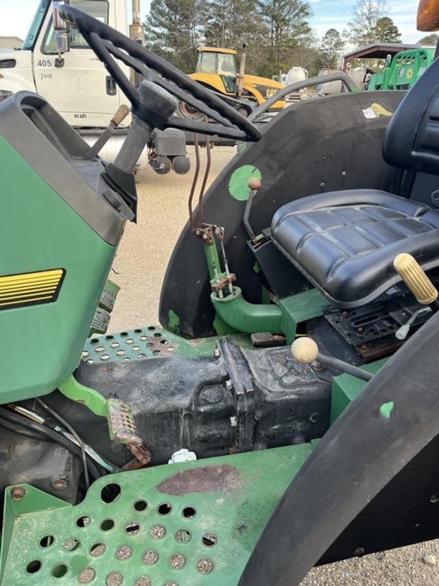 Image of John Deere 5300 equipment image 4