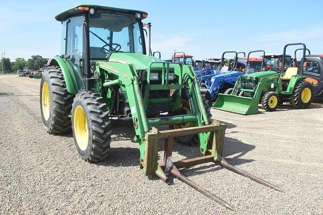 Image of John Deere 5325 equipment image 3