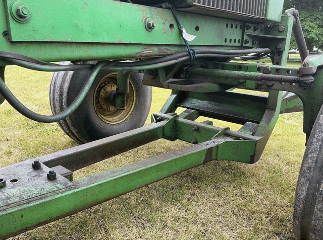 Image of John Deere 534 equipment image 2