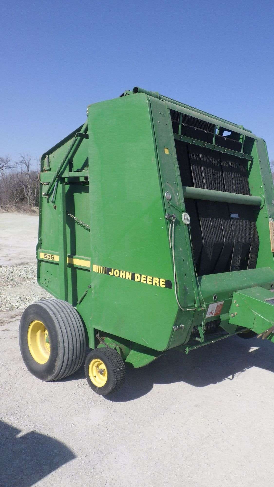 John Deere 535 Equipment Image0