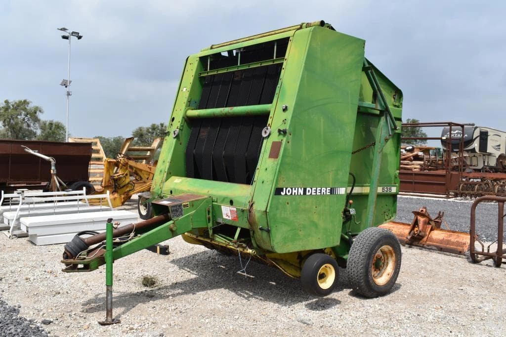 Image of John Deere 535 Image 1