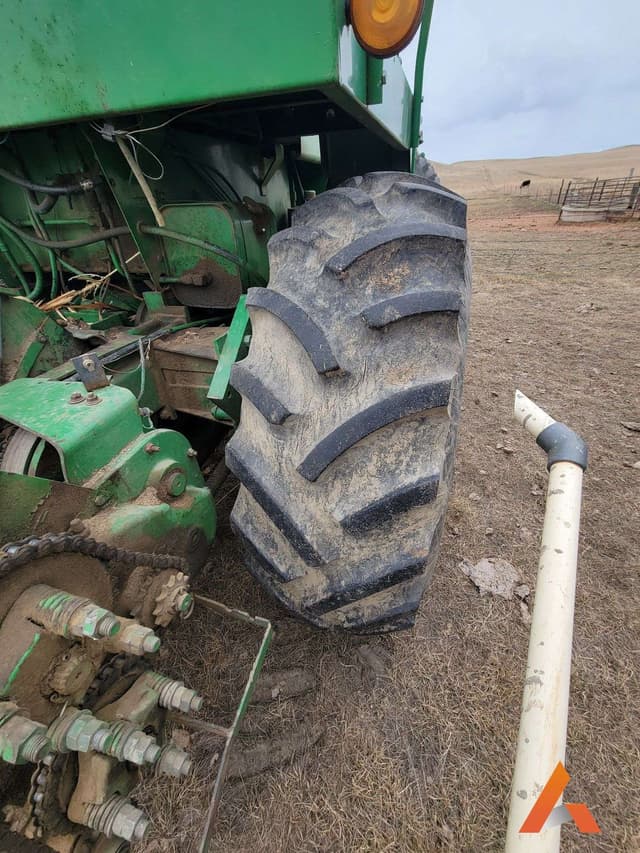 Image of John Deere 5400 equipment image 4