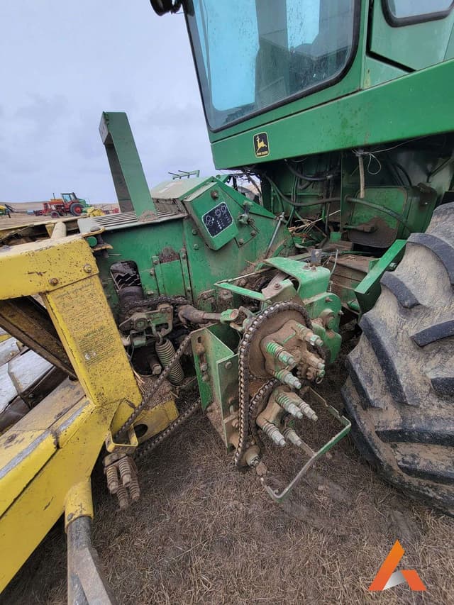 Image of John Deere 5400 equipment image 3
