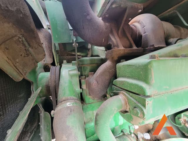 Image of John Deere 5400 equipment image 1