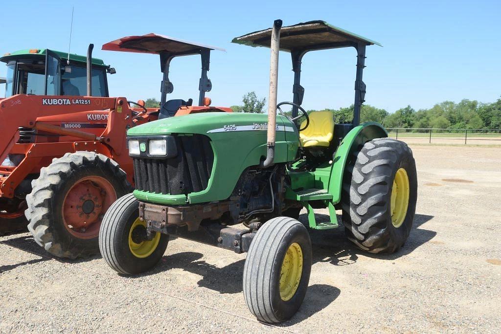 Image of John Deere 5425 Primary image