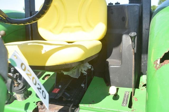 Image of John Deere 5425 equipment image 4