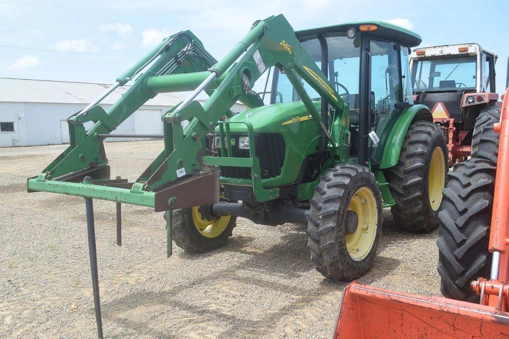 Image of John Deere 5425 Primary image