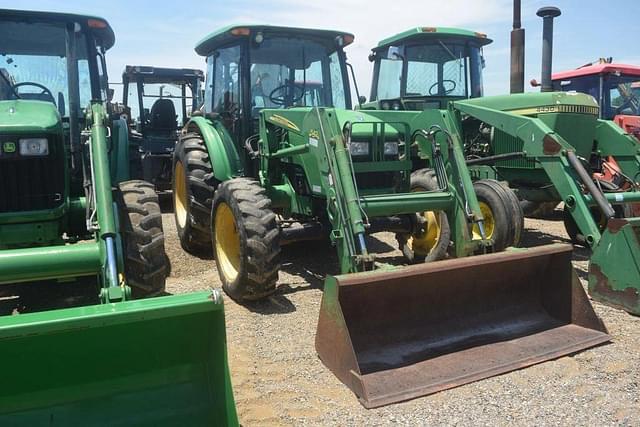 Image of John Deere 5425 equipment image 3