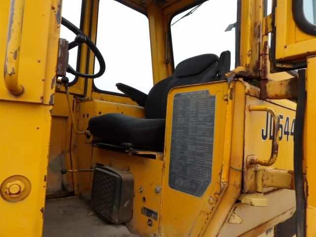 Image of John Deere 544B equipment image 4