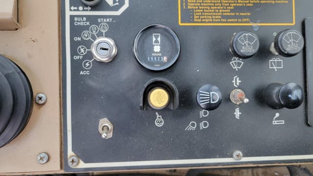 Image of John Deere 544E equipment image 4