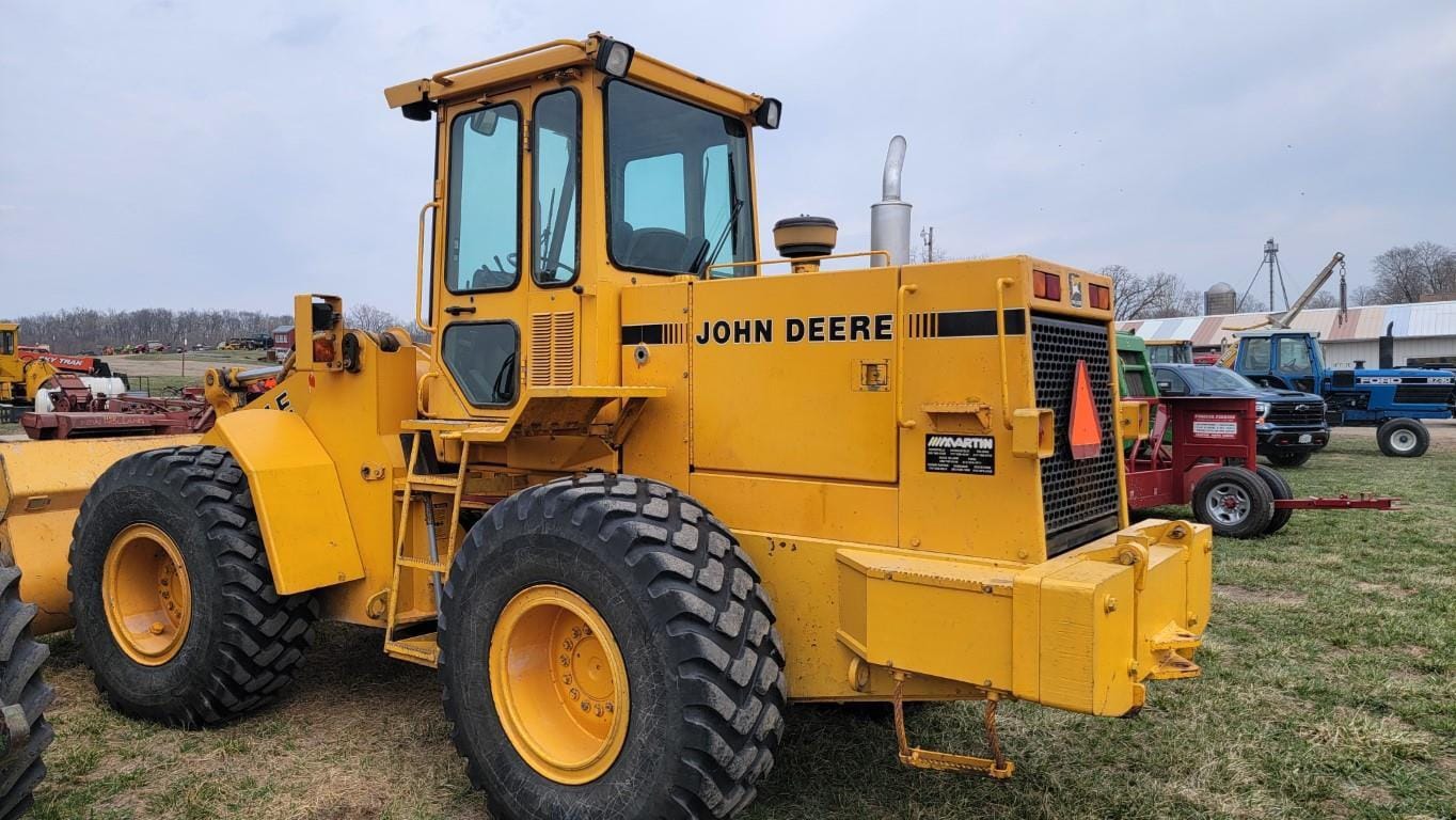John Deere 544E Equipment Image0