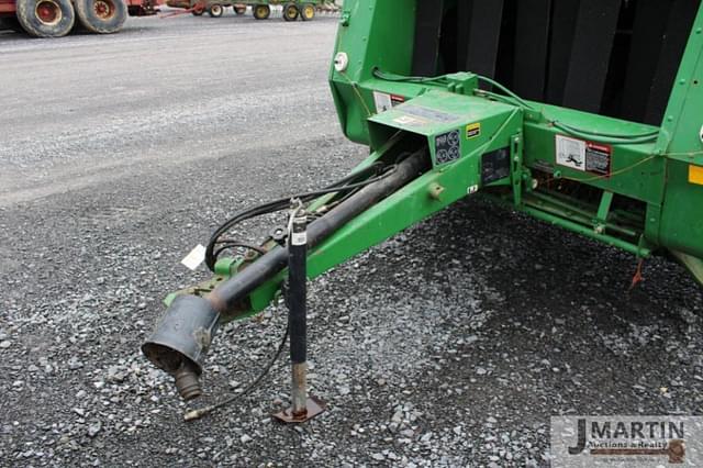 Image of John Deere 546 equipment image 3
