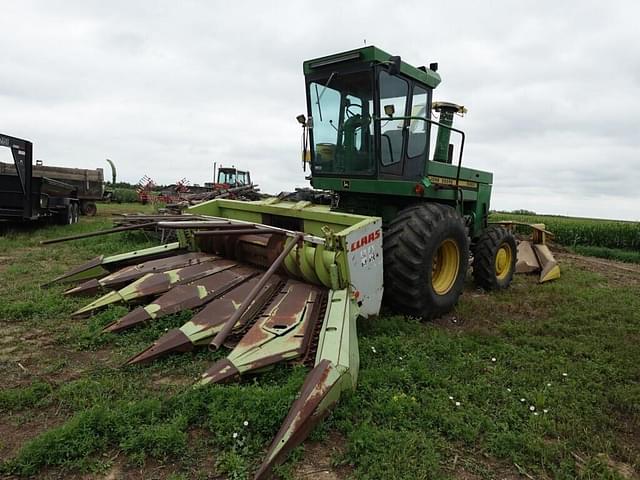 Image of John Deere 5460 equipment image 1
