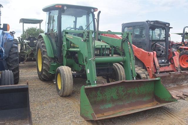 Image of John Deere 5520 equipment image 3