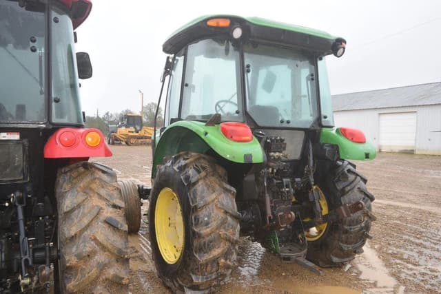 Image of John Deere 5525 equipment image 1