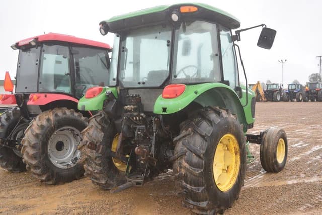 Image of John Deere 5525 equipment image 2