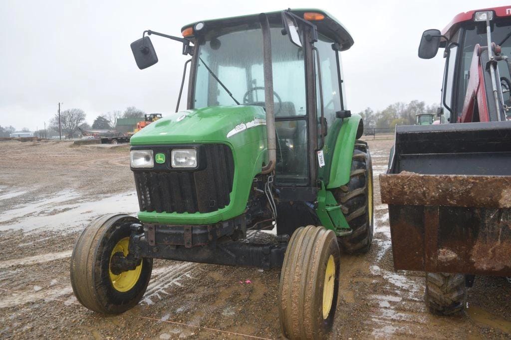 John Deere 5525 Equipment Image0