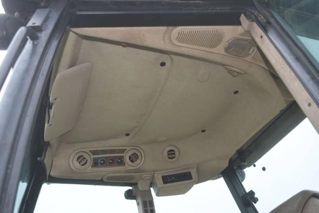 Image of John Deere 5525 equipment image 4