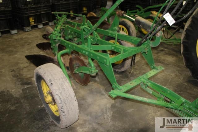 Image of John Deere 55H equipment image 2