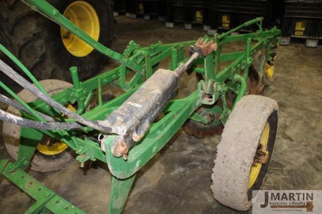 Image of John Deere 55H equipment image 3