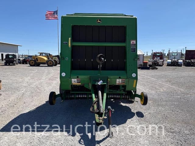 Image of John Deere 567 MegaWide equipment image 1