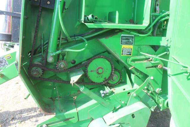 Image of John Deere 567 equipment image 4