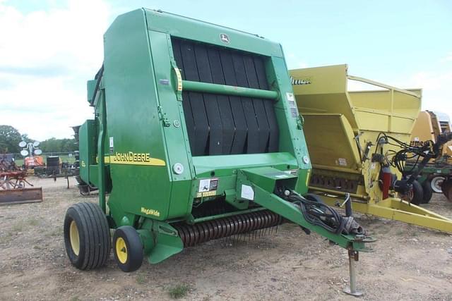 Image of John Deere 567 equipment image 3