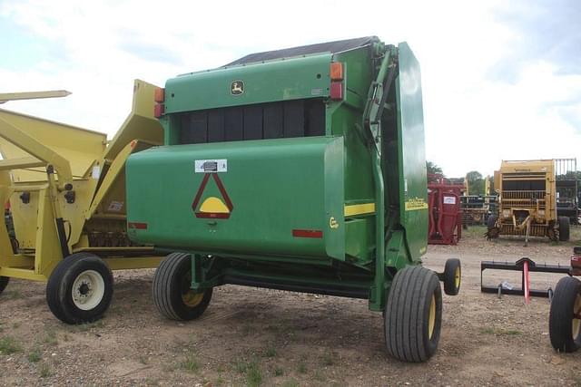 Image of John Deere 567 MegaWide equipment image 2