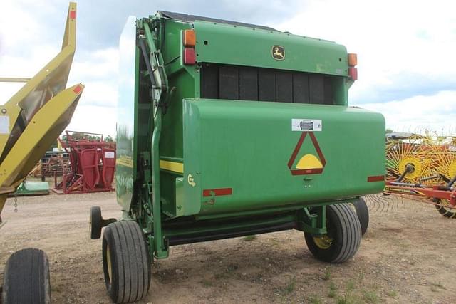 Image of John Deere 567 MegaWide equipment image 1