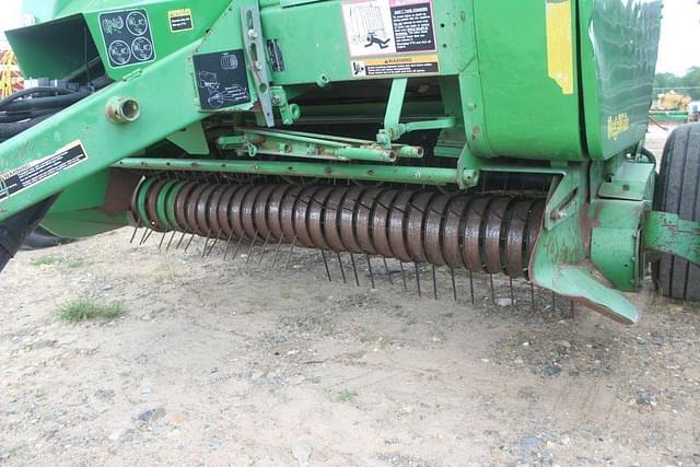 Image of John Deere 567 MegaWide equipment image 4