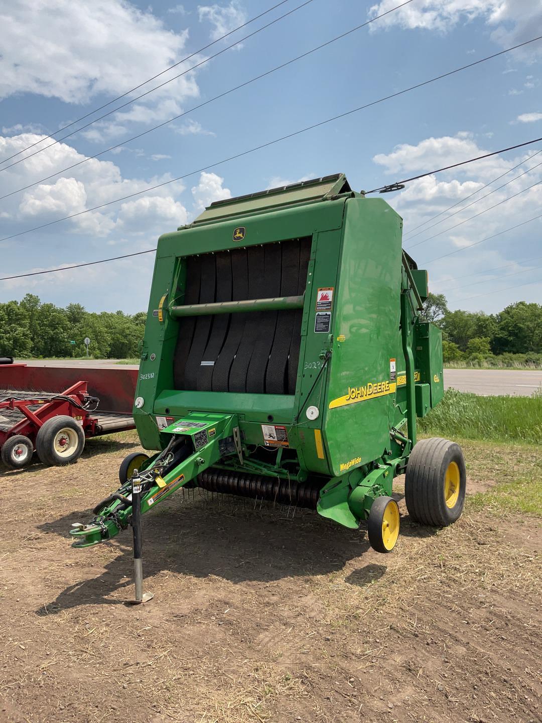 Image of John Deere 567 Primary image
