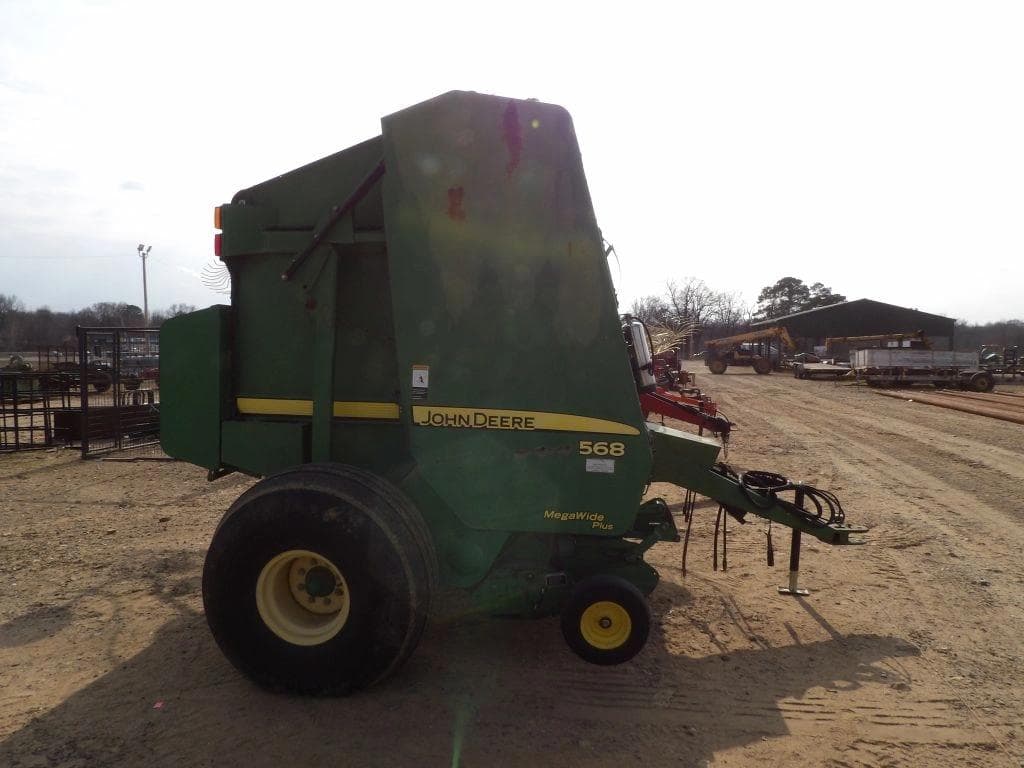 Image of John Deere 568 Image 1