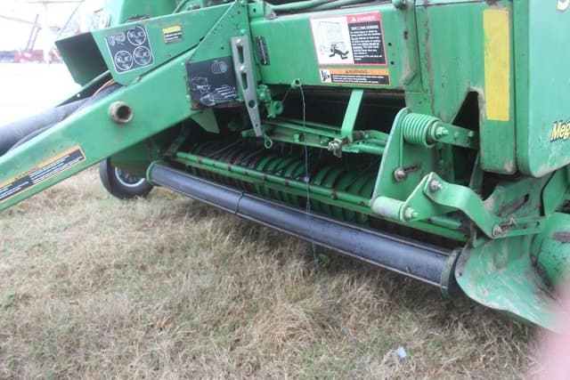 Image of John Deere 568 Mega Wide Plus equipment image 4