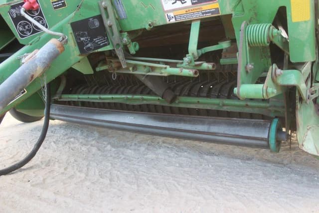 Image of John Deere 568 Mega Wide Plus equipment image 4