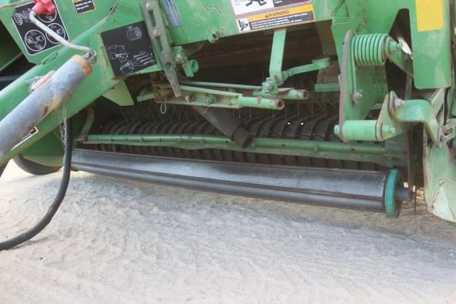 Image of John Deere 568 equipment image 4