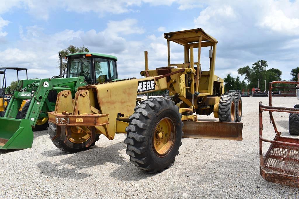 Image of John Deere 570A Primary image