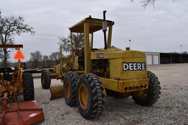 Image of John Deere 570A equipment image 3